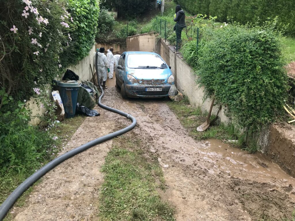 Pompage-apres-inondations-degats-des-eaux